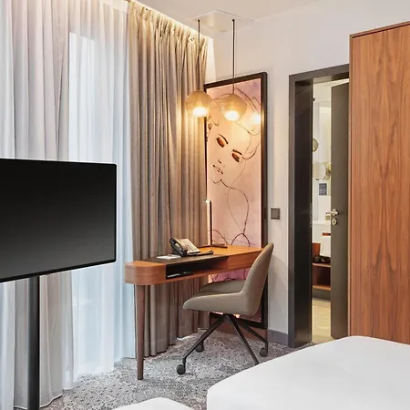 Hotel Hyperion 5*