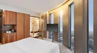 Hyperion Hotel 5*