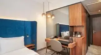 Hyperion Hotel 5*